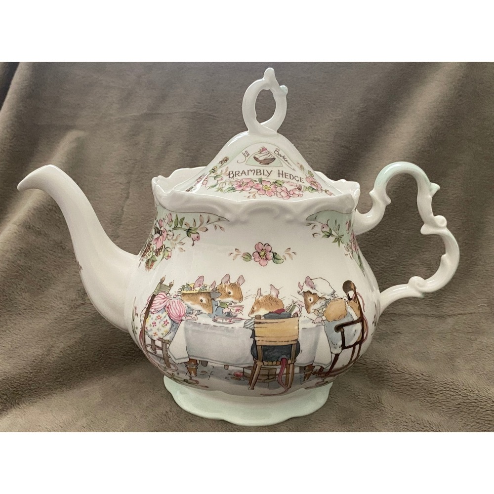 Royal Doulton Brambly Hedge Tea Service Full Size Porcelain Teapot